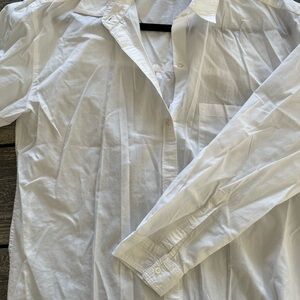 Women’s white shirt, oversized fit, size M.
